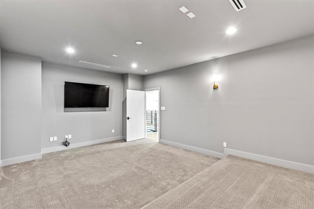 Building Photo - 6411 Royal Ln