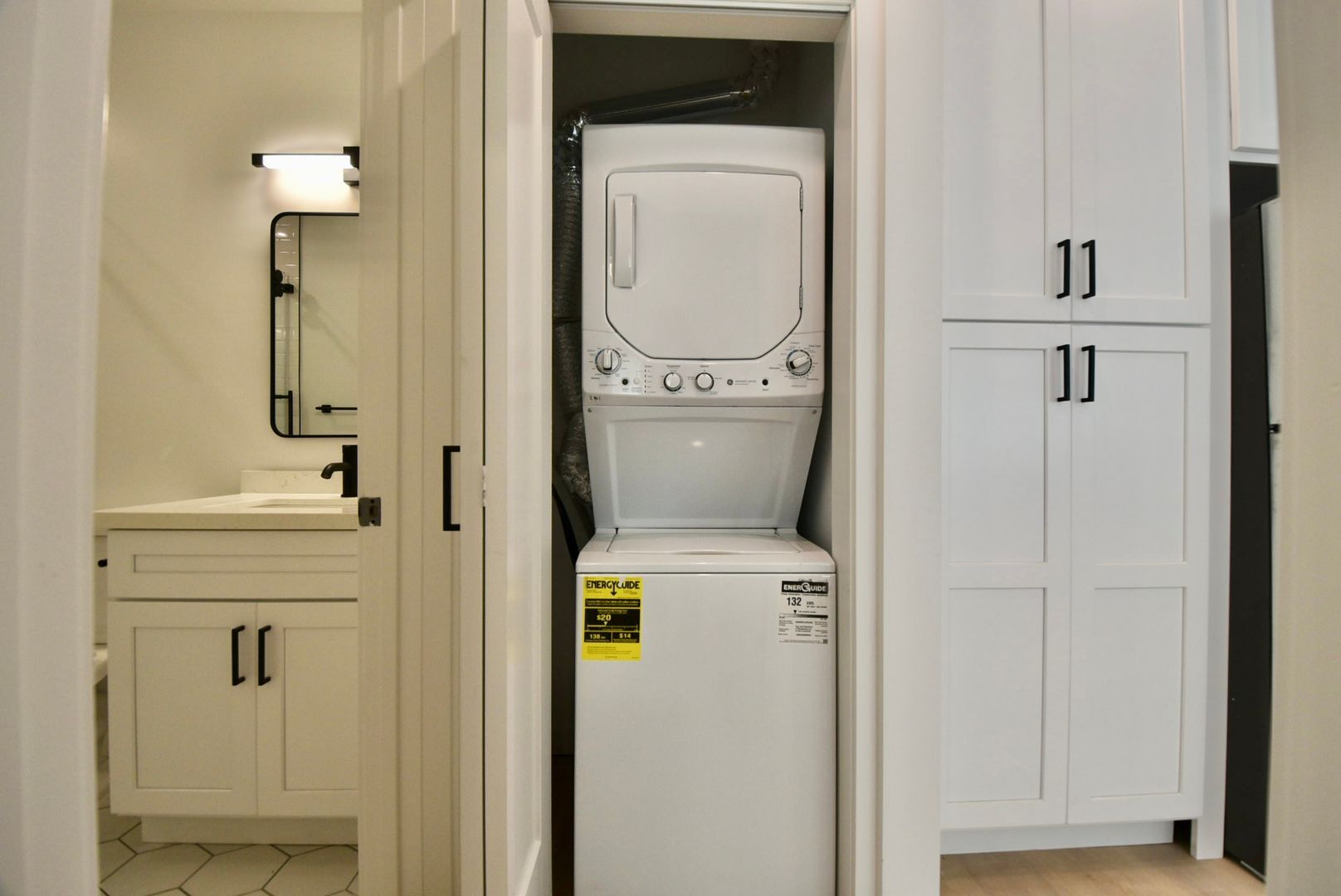 Building Photo - 1415 S Sierra Bonita Ave