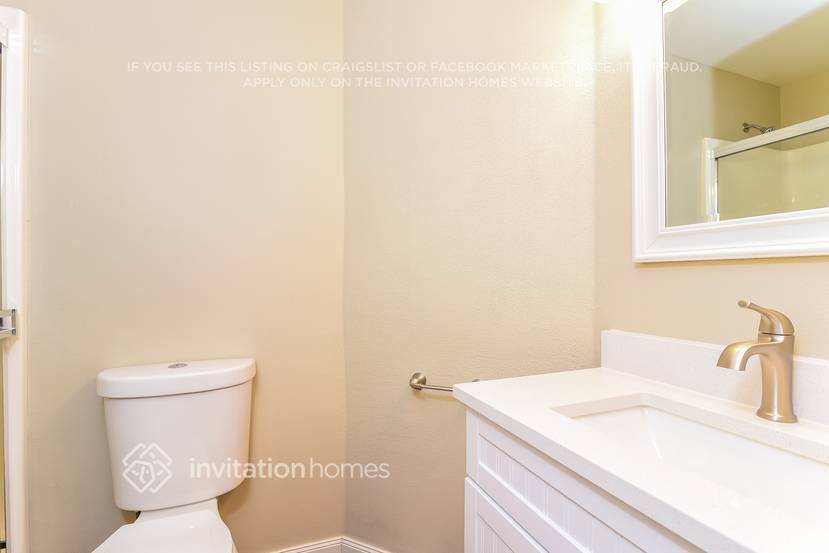 Building Photo - 3525 Crystal Ridge Dr SE