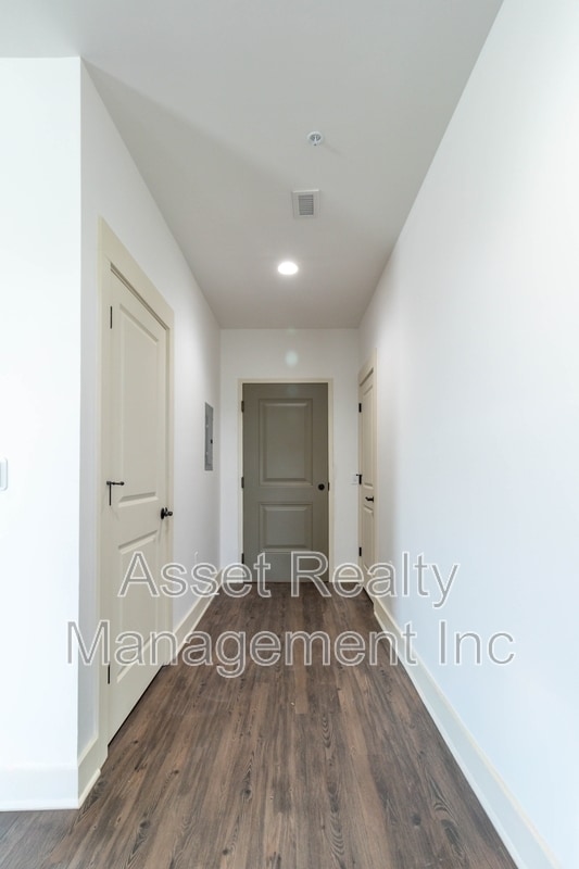 Building Photo - 1110 Franck St