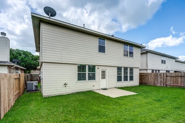 Building Photo - 16906 Shoal Park Dr