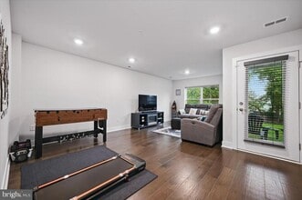 Building Photo - 825 Pecan Rd