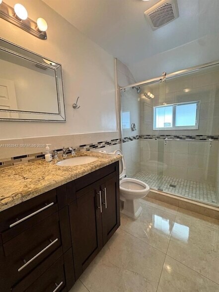 Building Photo - 10710 SW 141st Ave