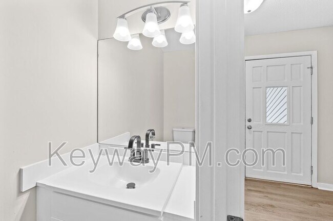 Building Photo - 107 Robinwood Dr