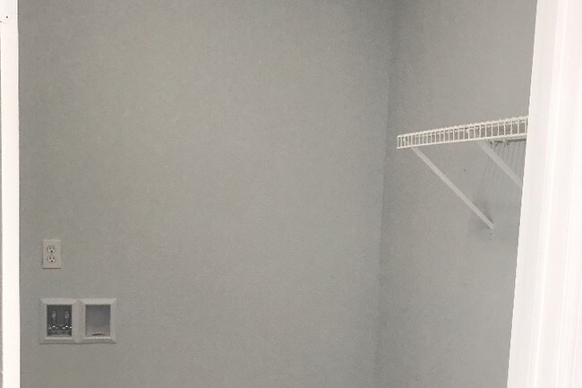 laundry room - 2613 Wynterhall Rd SE