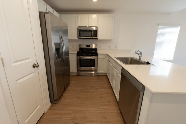 Building Photo - 27006 Breakaway Ln