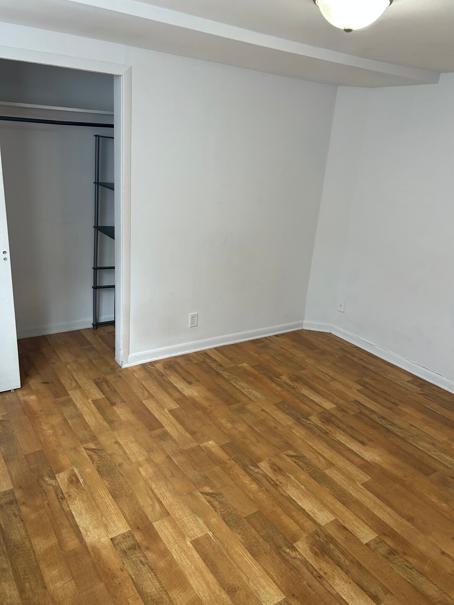 Building Photo - 1387 N Cole St