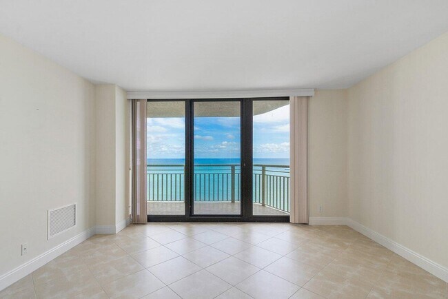 Building Photo - 3000 N Ocean Dr