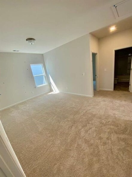 Building Photo - 804 Dundee Wy