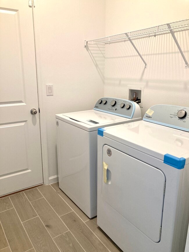 Building Photo - 3511 NE 38th Ln