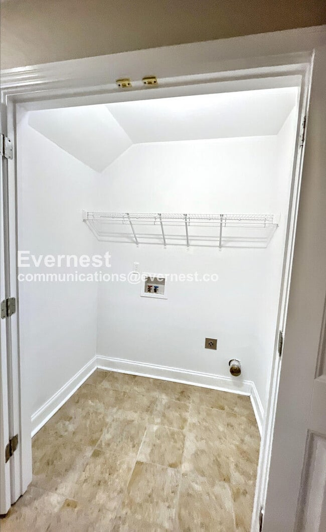 Building Photo - 162 Brown Estates Dr