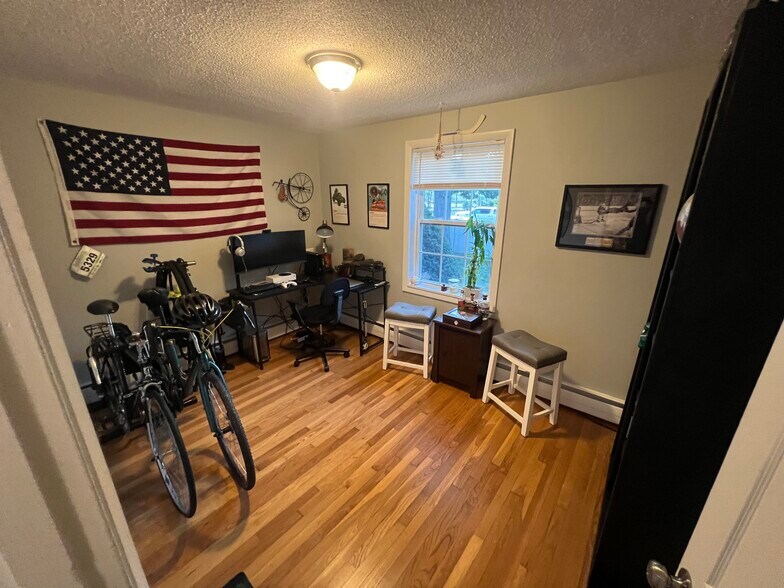 Building Photo - 99 Cluff Crossing Rd