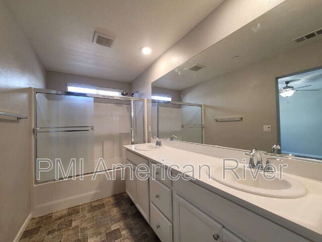 Building Photo - 3238 Chelmer Way