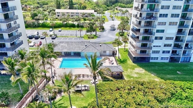 Building Photo - 4200 N Hwy A1A