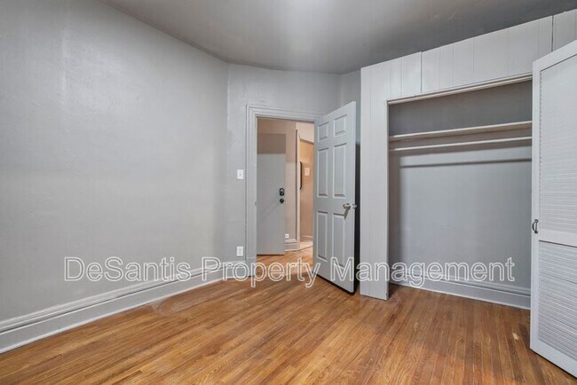 Building Photo - 512 S Millvale Ave