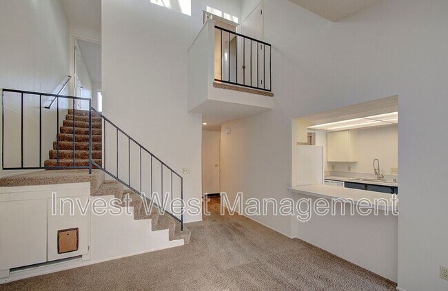 Building Photo - 8604 NE Mason Dr