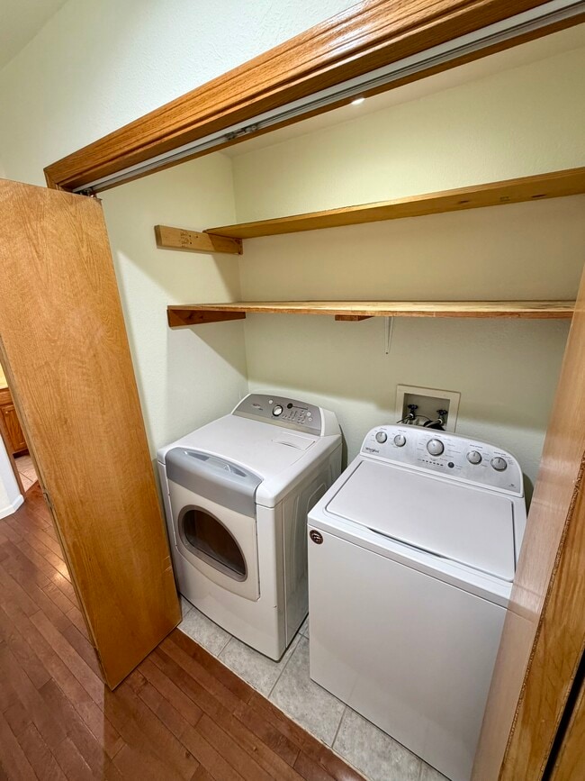 Building Photo - 571 SE 115th Rd