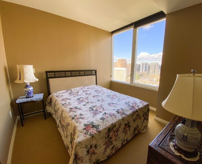 Building Photo - 1Bd/1.5BA Bellevue Condo