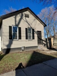 Building Photo - 220 Wasaon St