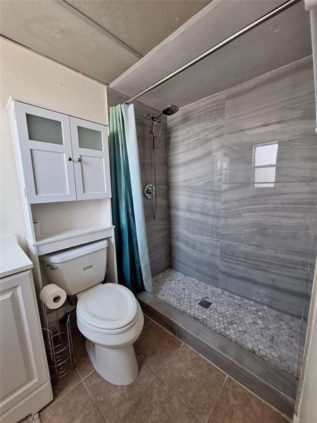 Building Photo - 2821 Somerset Dr