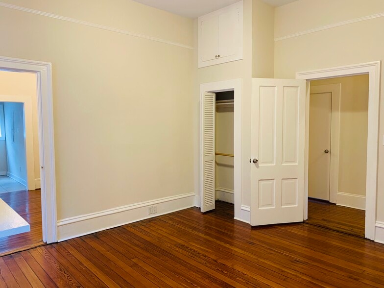 Building Photo - 903 Montgomery St