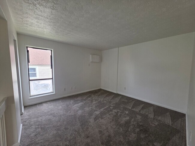 Building Photo - 1820 Anton Dr