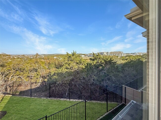 Building Photo - 5601 Mobeetie Lp