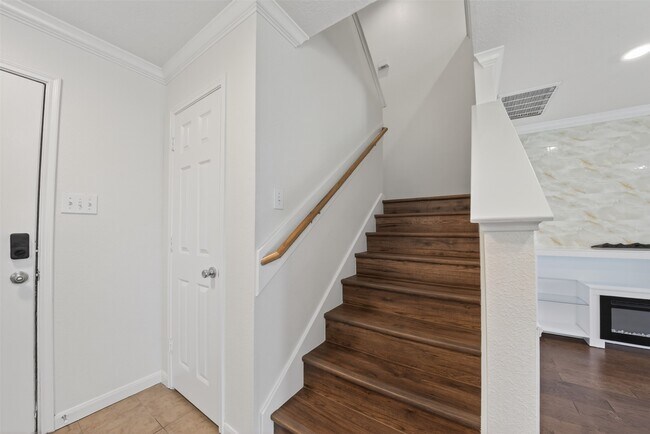 Building Photo - 15323 Trinity Meadow Dr