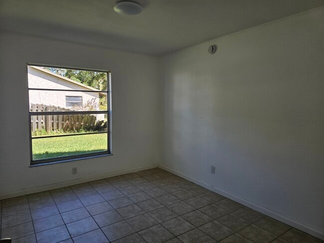 Building Photo - 472 N Willowwood Point