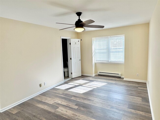 Building Photo - 530 NY-164