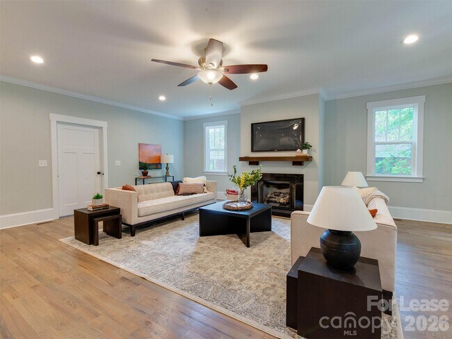 Building Photo - 326 State St