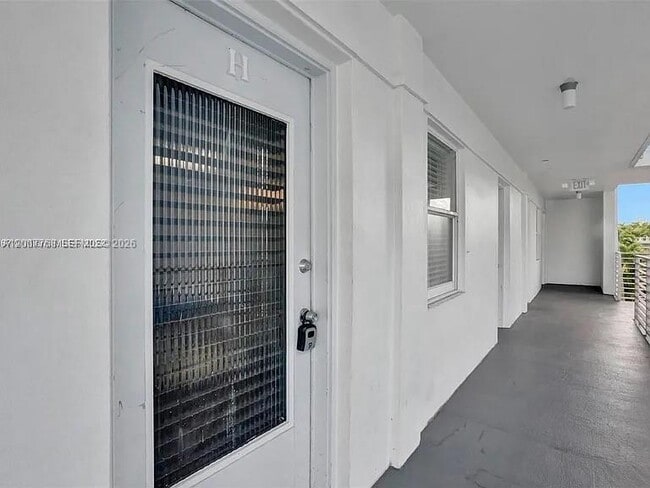 Building Photo - 1545 Euclid Ave