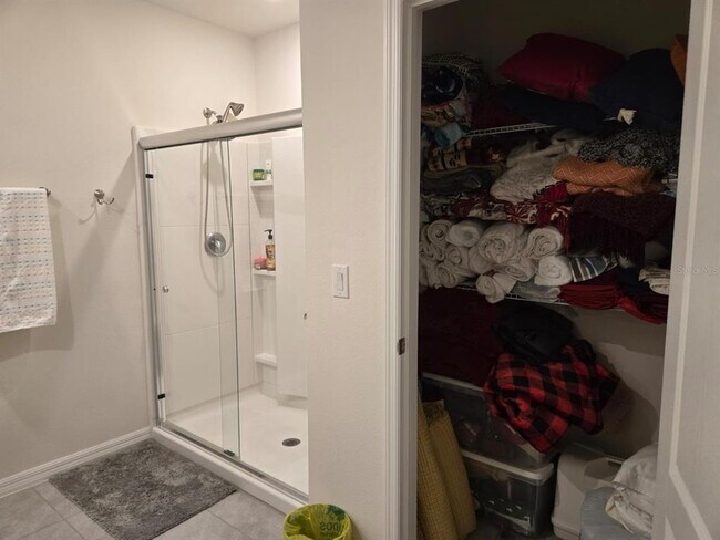 Building Photo - 3337 Perennial Ln