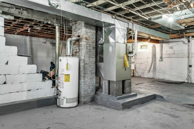 Building Photo - 2 Bed 1 Bath in Rochester, PA