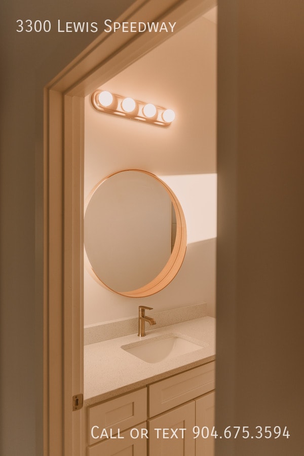 Building Photo - 3300 Lewis Speedway