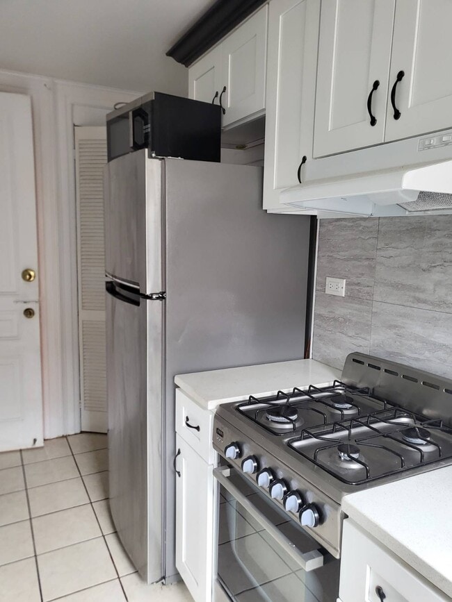 Building Photo - 19 Revere Pl