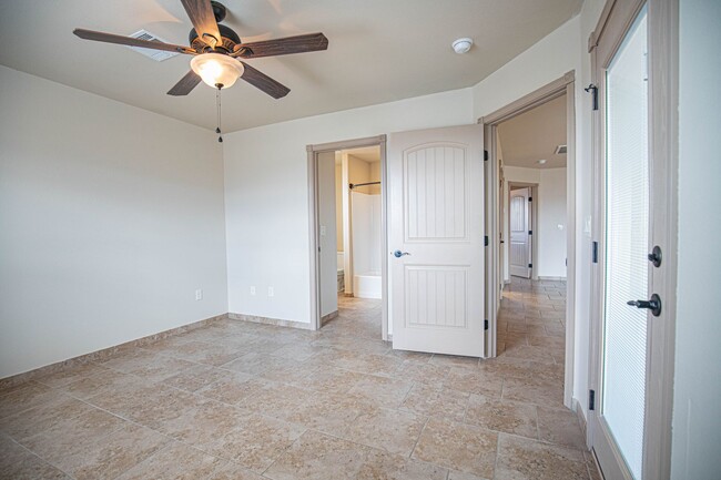 Building Photo - Cozy 3 Bed 2 Bath You've Been Looking For!