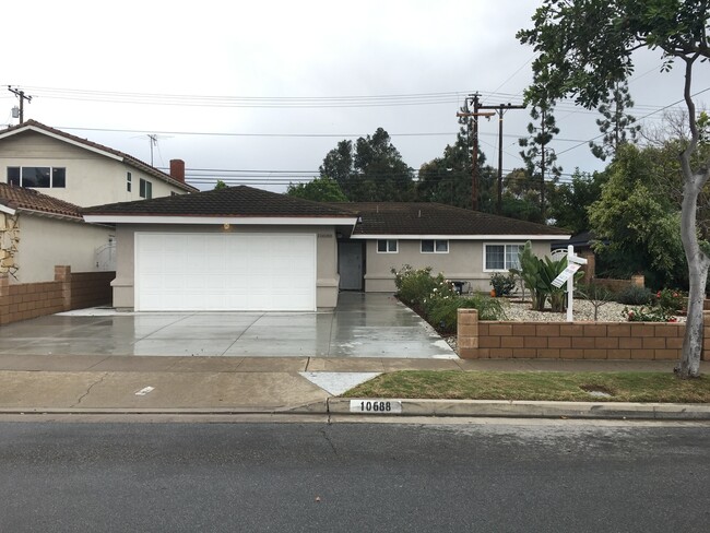 Primary Photo - Single Story 3 Bedroom 2.5 Bath Home,