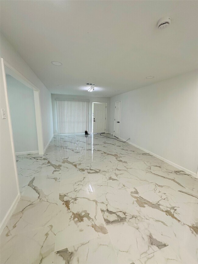 Building Photo - 7131 Carvel Ln