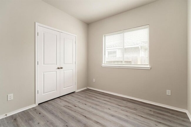 Building Photo - 5014 Aspen Orch Dr