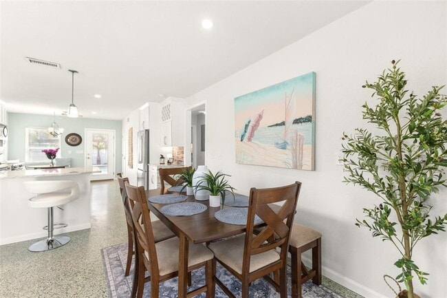 Building Photo - 108 11th Ave