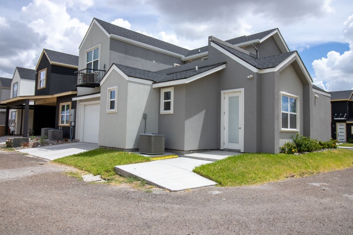 Building Photo - 5315 N Crown Point