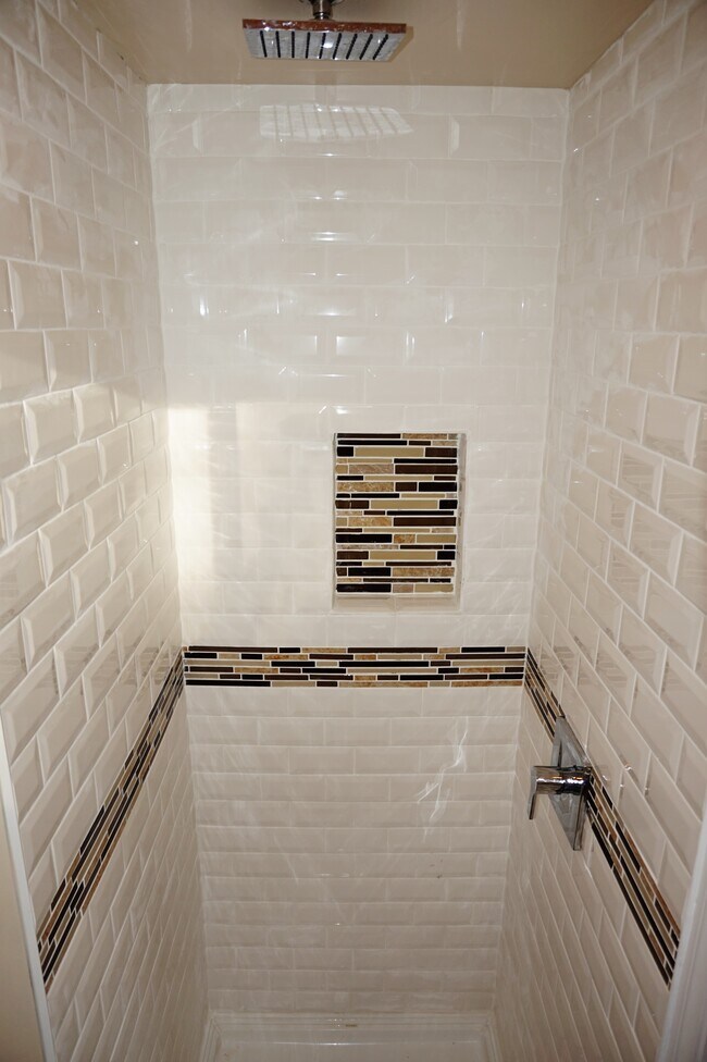 Building Photo - 156 W Peoria St