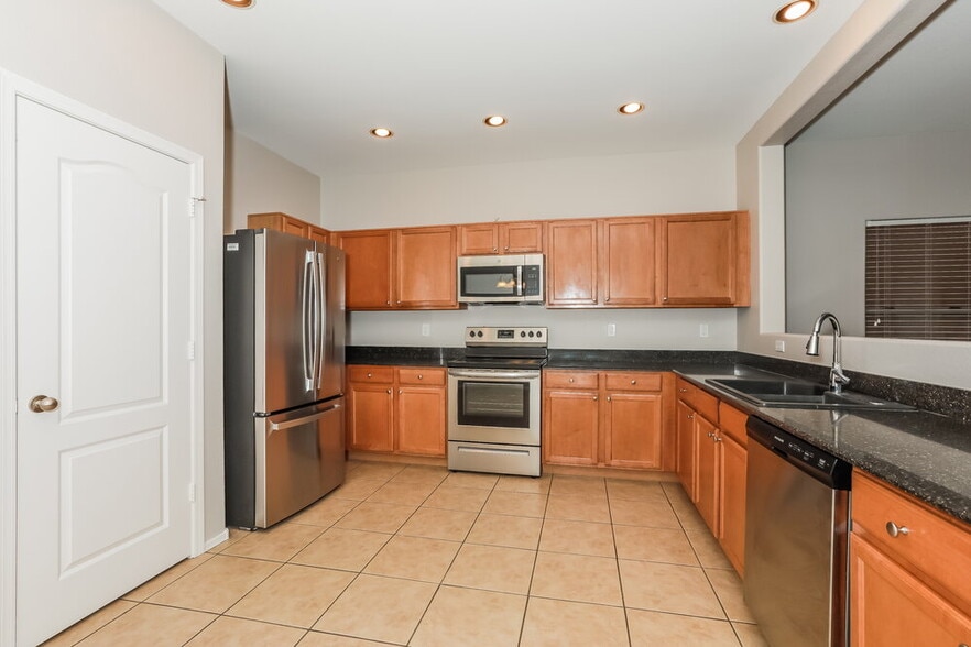 Building Photo - 21116 E Tierra Grande Dr