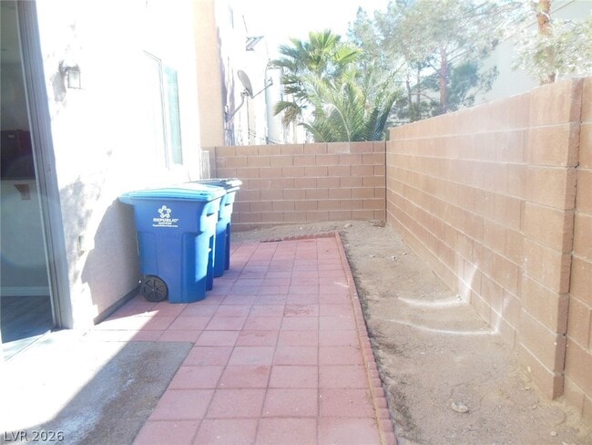 Building Photo - 9733 Villa Lorena Ave