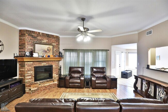 Building Photo - 5434 Willow View Rd