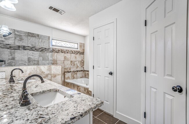 Building Photo - 8483 Timber Creek Dr