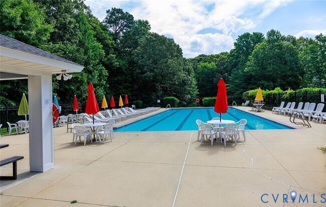 Building Photo - 3920 Pine Bluff Ct