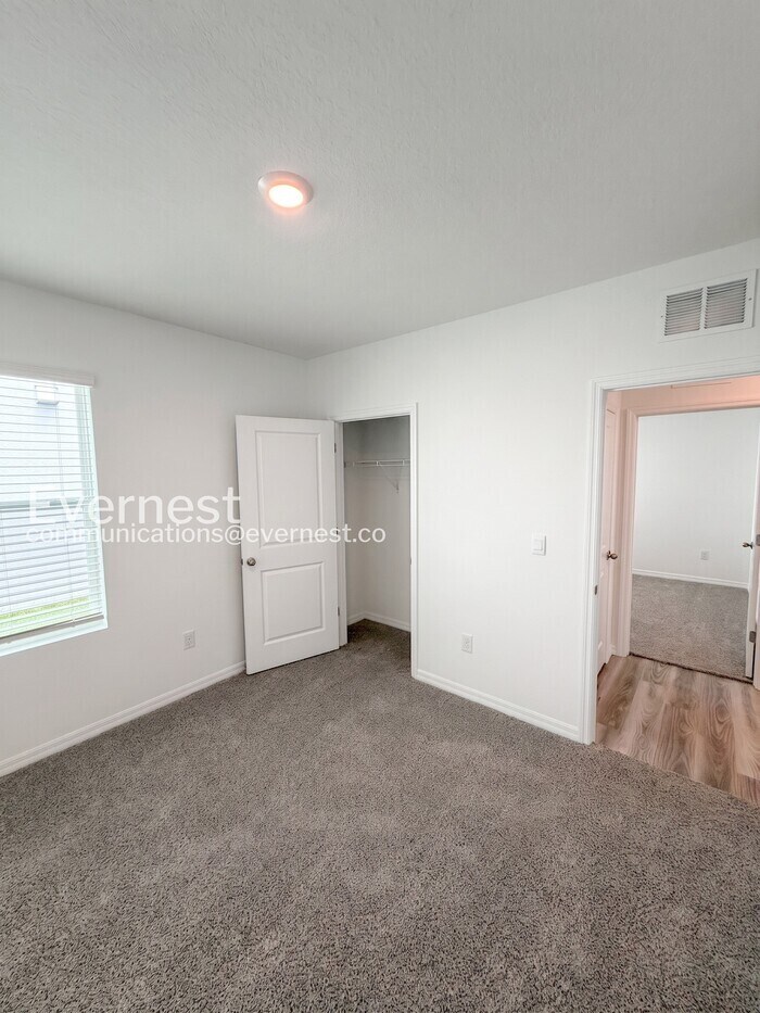 Building Photo - 10650 Dusty Boot Rd
