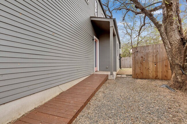 Building Photo - 4631 Marlo Dr